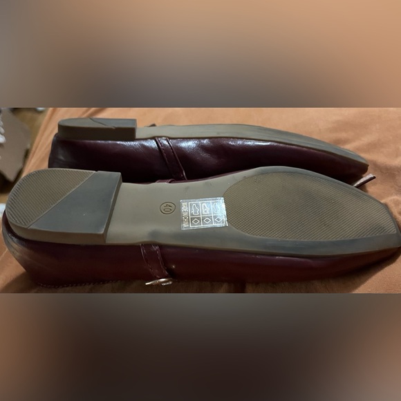 *BUNDLE & SAVE* Burgundy Square-Toed Ballet Flats with Strap - Womens Size 9 - Picture 8 of 8